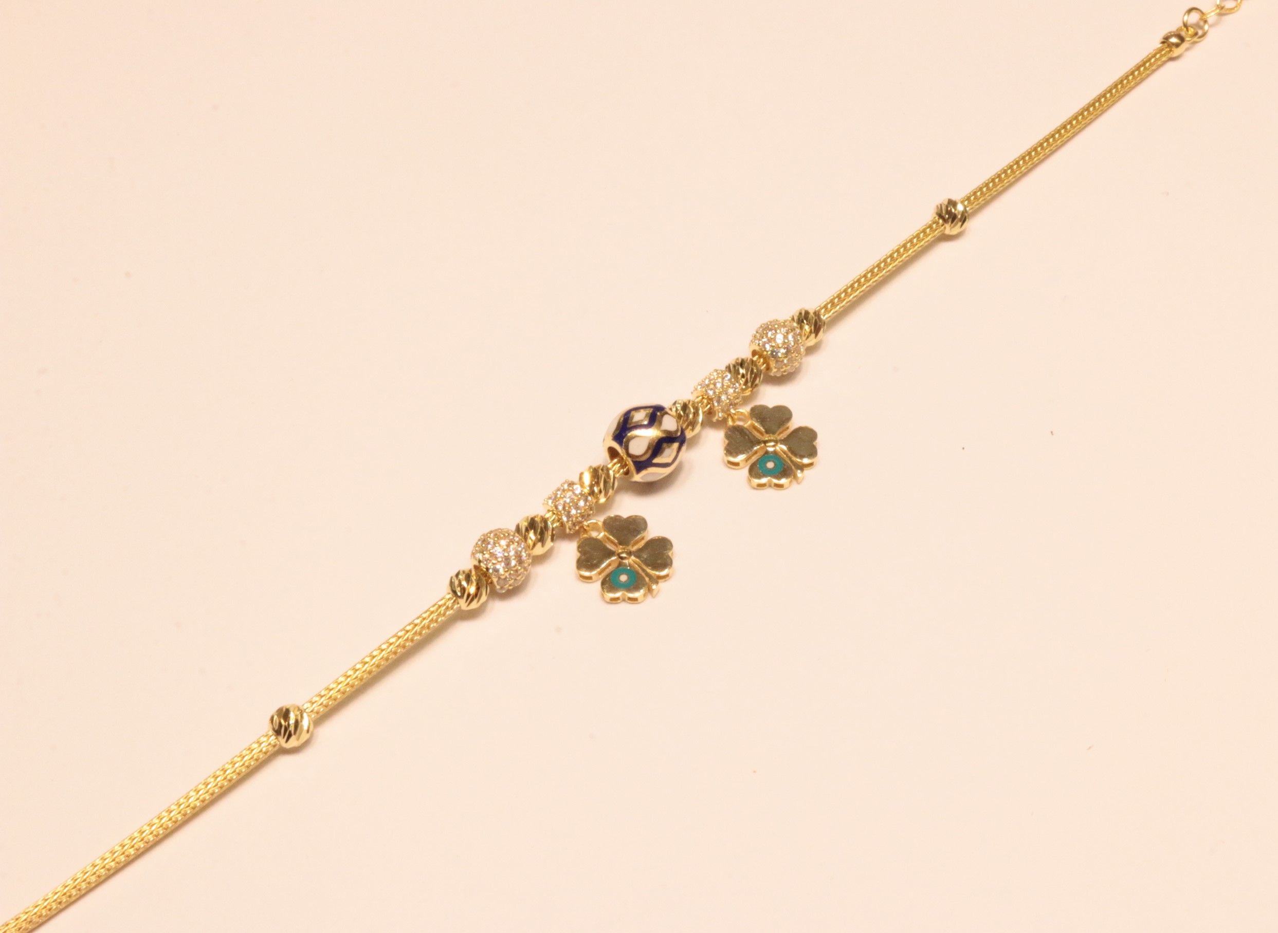 Altın Charm Bileklik