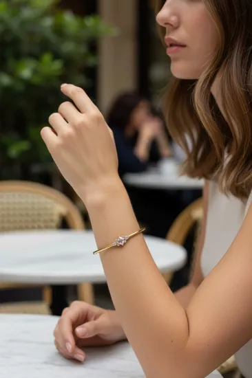  Altın Baget Taşlı Model Kelepçe Bilezik