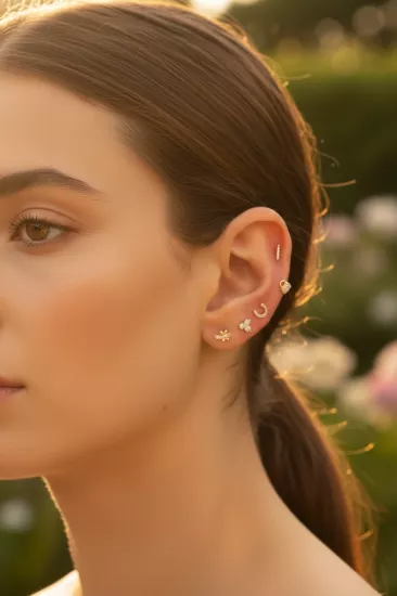14 Ayar Altın Taşlı Vidalı Tragus Küpe
