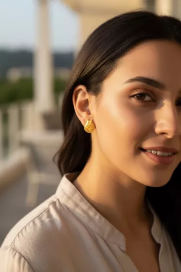 Altın Hint Model J Küpe – 22 Ayar Görünümlü Tasarım