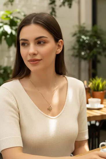 14 Ayar Altın Kelebek Model Kolye Uçlu Zincir