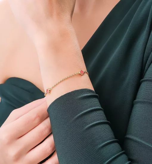 14 Ayar Altın Yonca Model Bileklik (Kırmızı Yonca)